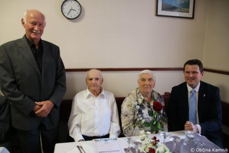 Slavnostna podelitev priznanj in cvetja diamantnim in zlatim parom (16)